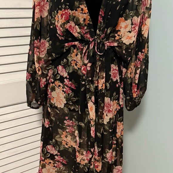 American Eagle Black Floral Duster. Size M. - Picture 4 of 6